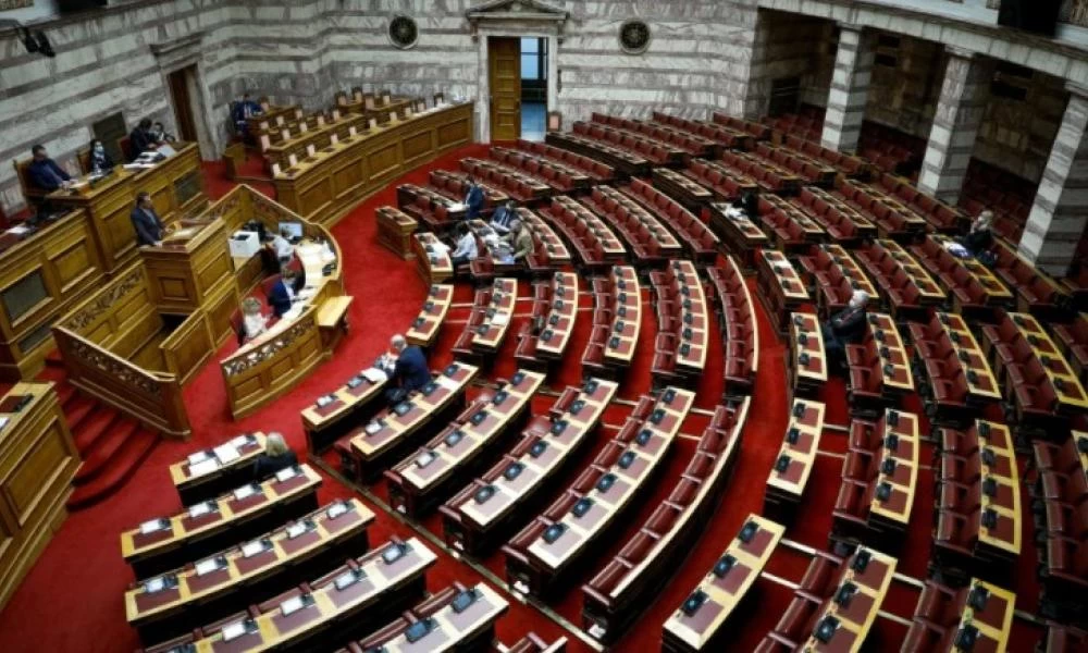 Βουλή: Εγκρίθηκε με 158 «υπέρ» το νέο ασφαλιστικό νομοσχέδιο - Τι αλλάζει στις επικουρικές